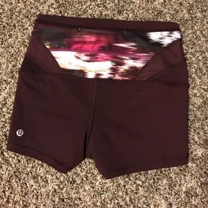 Lululemon Wunder Short 2” maroon